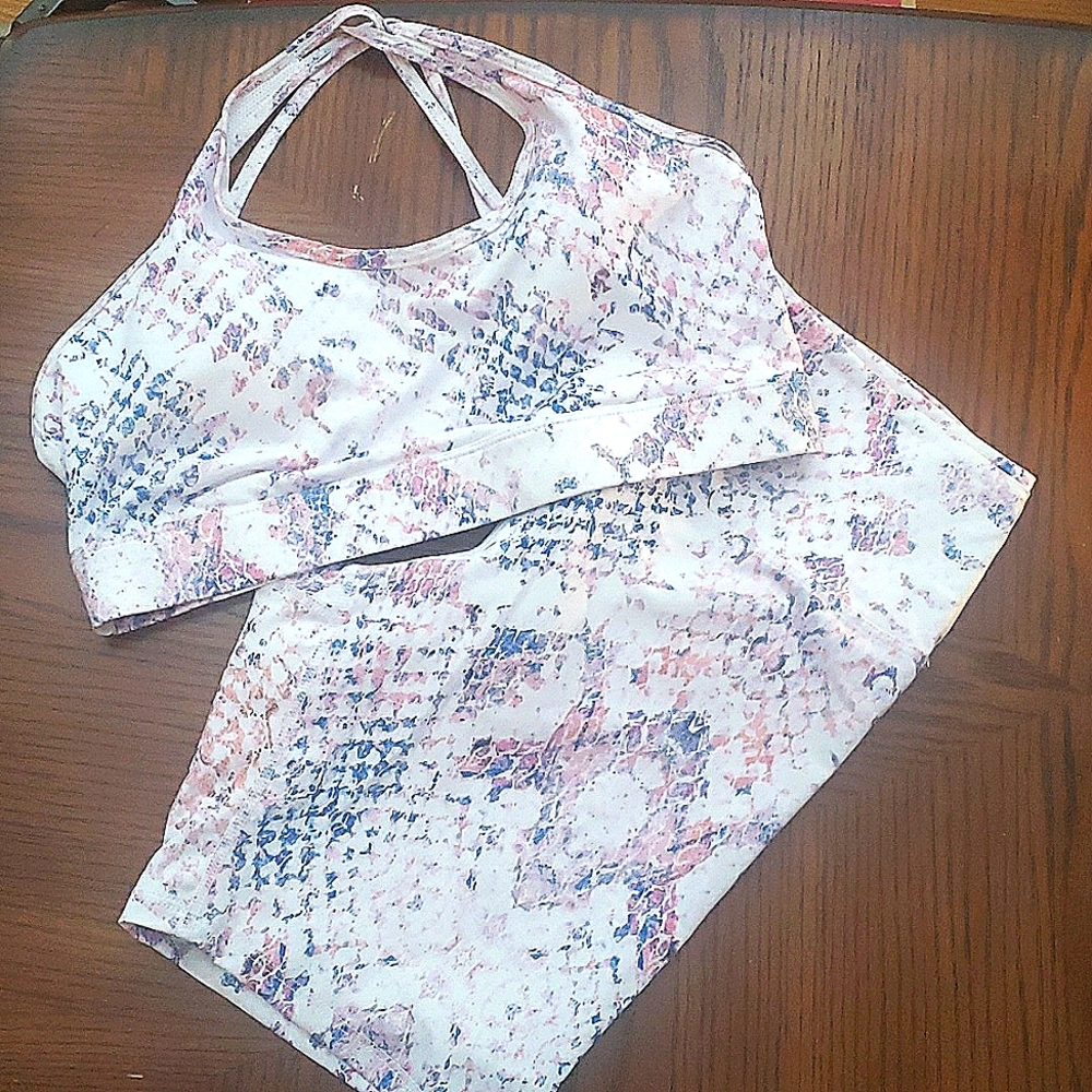 Colorful Snakeprint SHEIN workout set, Large
